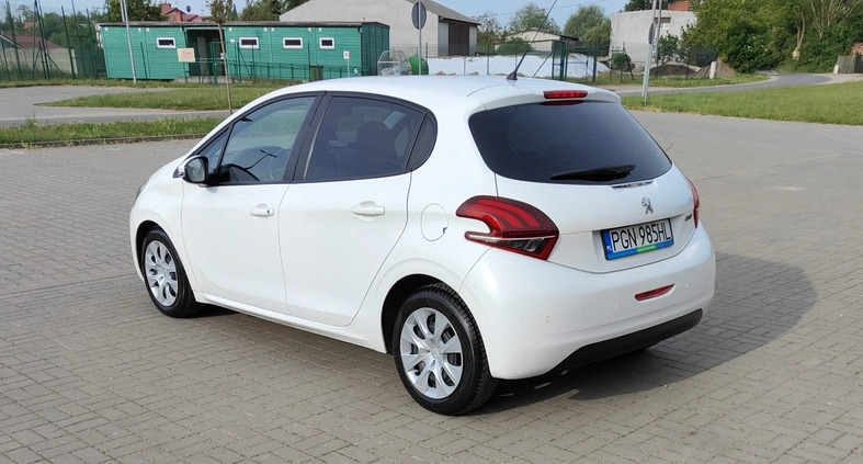 Peugeot 208 cena 28900 przebieg: 92912, rok produkcji 2015 z Gniezno małe 254